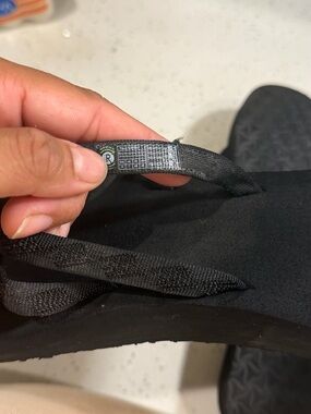 L.L. Bean Black Women's Flip Flop Sandals